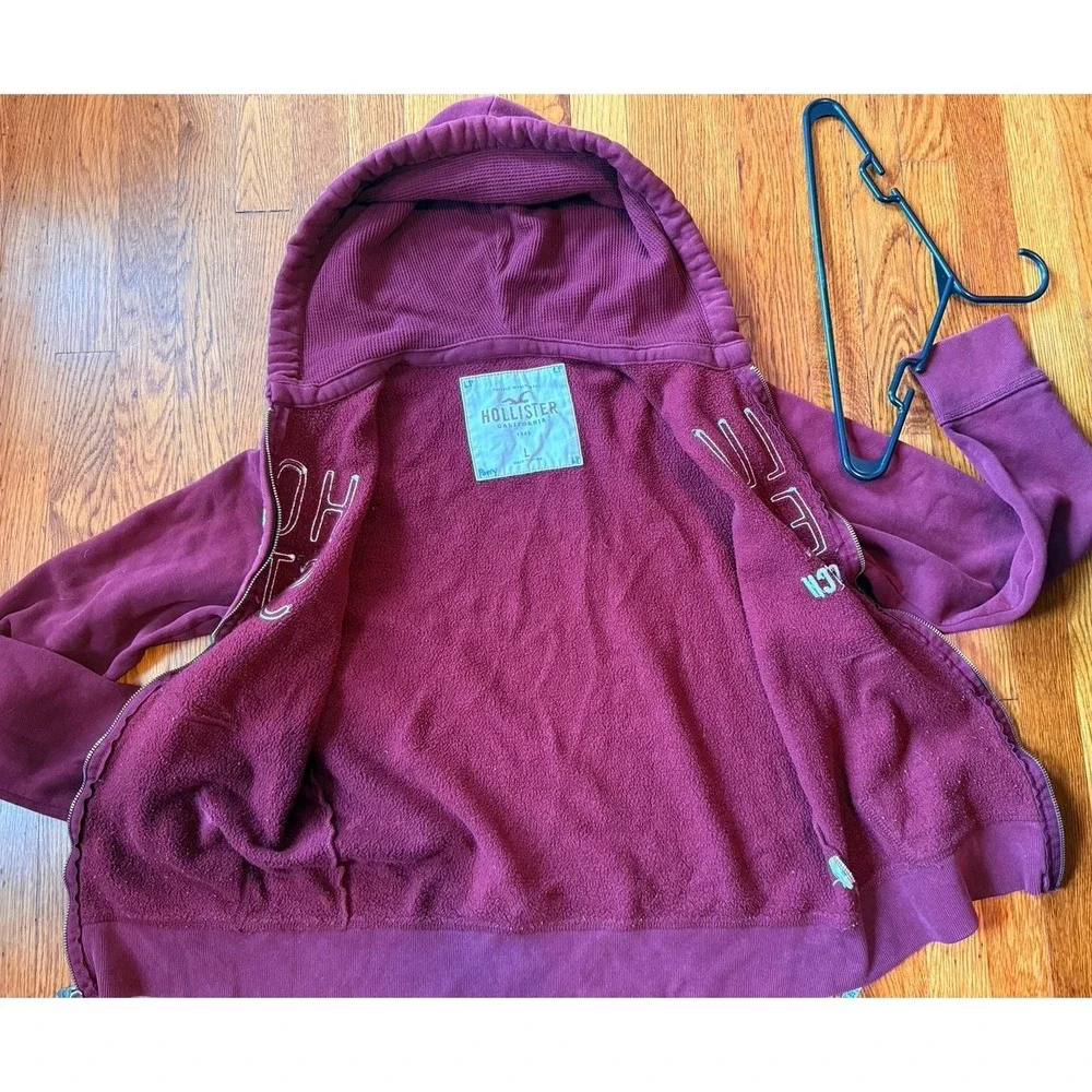 Y2K Hollister Hoodie Burgundy‎ Zip Up Sweater Unisex 2000s Red Sweater Graphic L